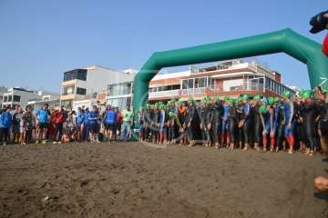 Ricardo Hernández y Raquel Aróstegui ganan con autoridad el XXVII Triatlón de Salinetas (Foto TA)